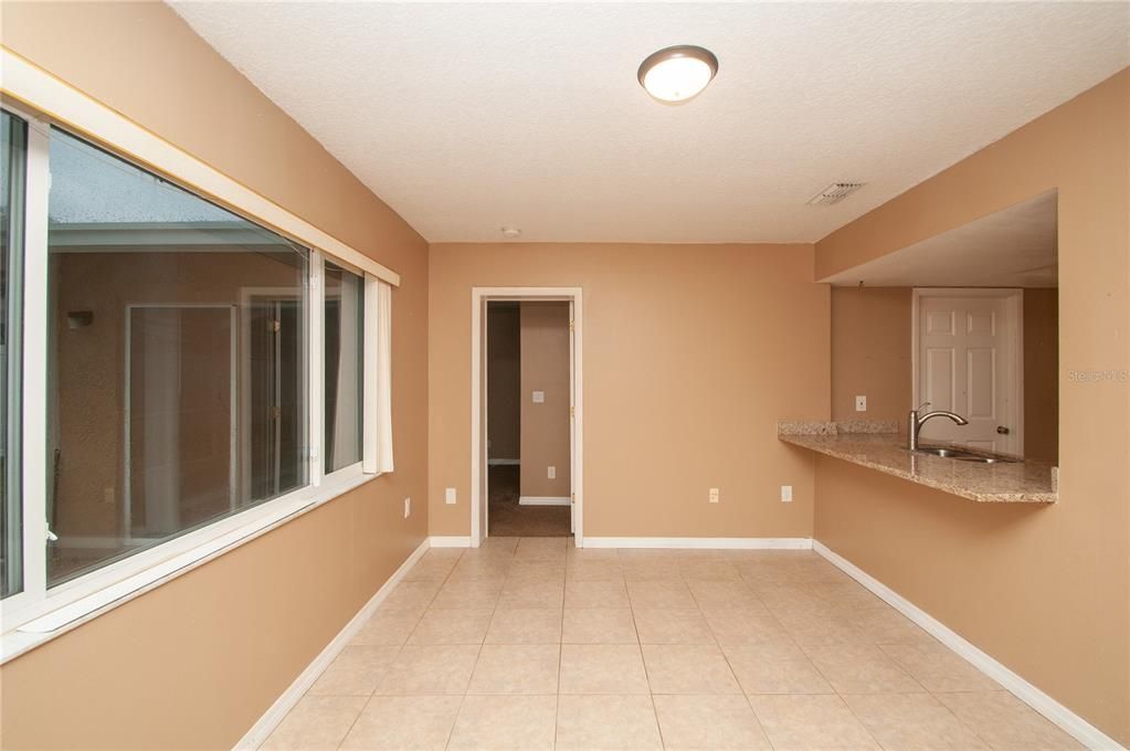 En Venta: $250,000 (3 camas, 2 baños, 1280 Pies cuadrados)