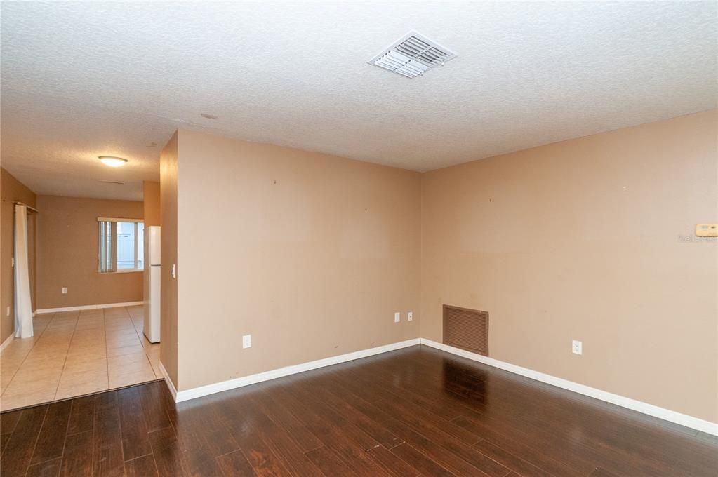 En Venta: $250,000 (3 camas, 2 baños, 1280 Pies cuadrados)