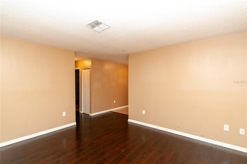 En Venta: $250,000 (3 camas, 2 baños, 1280 Pies cuadrados)