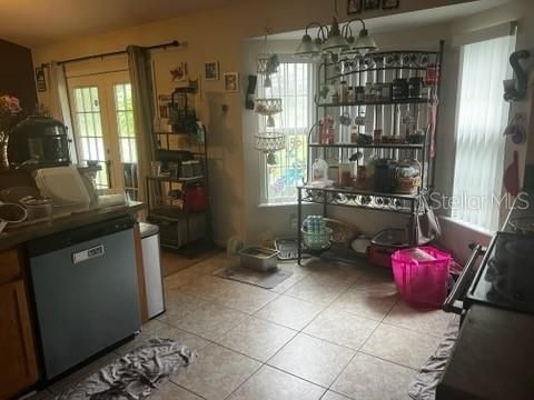 En Venta: $300,000 (3 camas, 2 baños, 1581 Pies cuadrados)