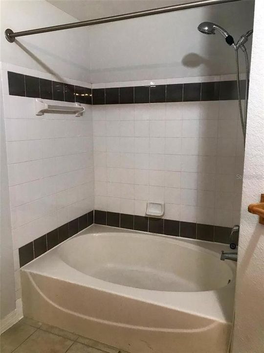 В аренду: $1,795 (2 спален, 2 ванн, 1107 Квадратных фут)