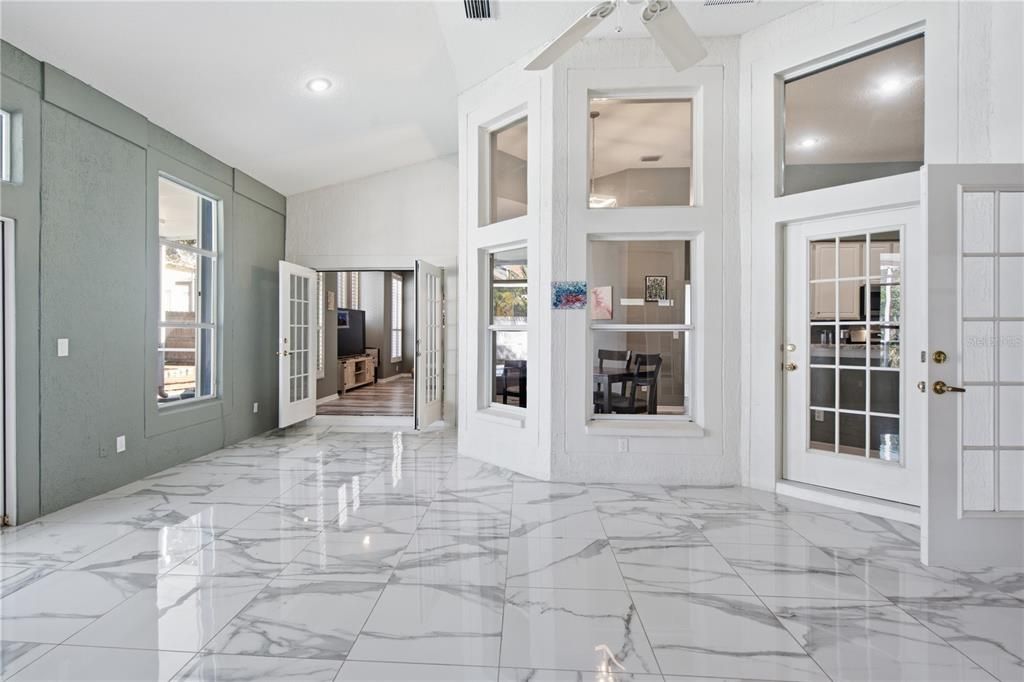 En Venta: $685,000 (4 camas, 2 baños, 2917 Pies cuadrados)