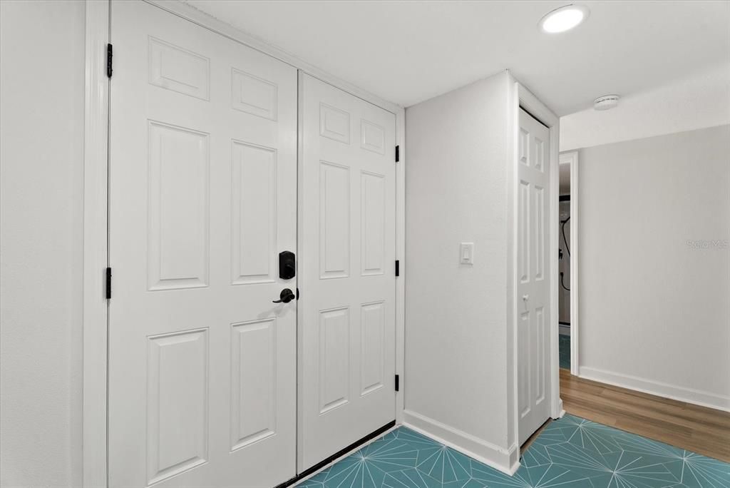 For Rent: $2,199 (2 beds, 2 baths, 1040 Square Feet)