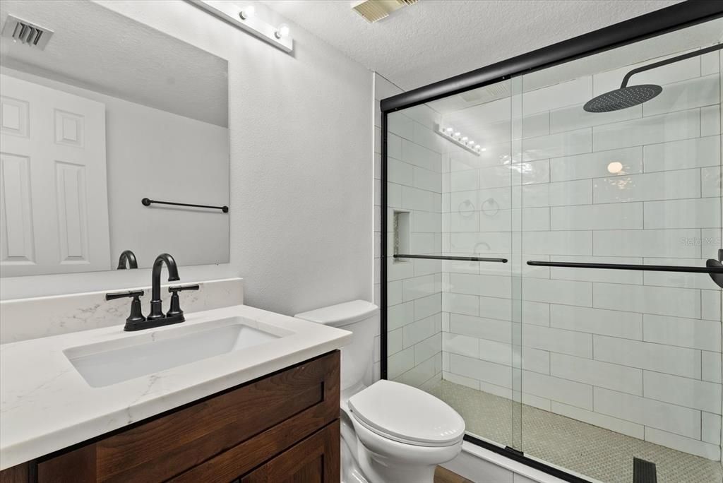 For Rent: $2,199 (2 beds, 2 baths, 1040 Square Feet)