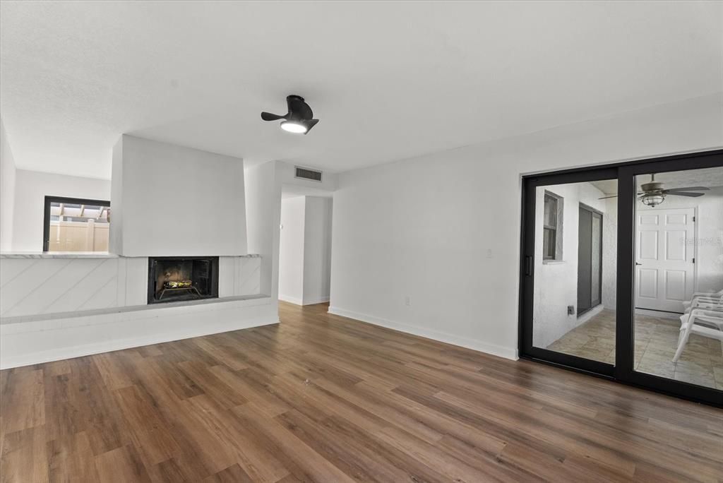 For Rent: $2,199 (2 beds, 2 baths, 1040 Square Feet)
