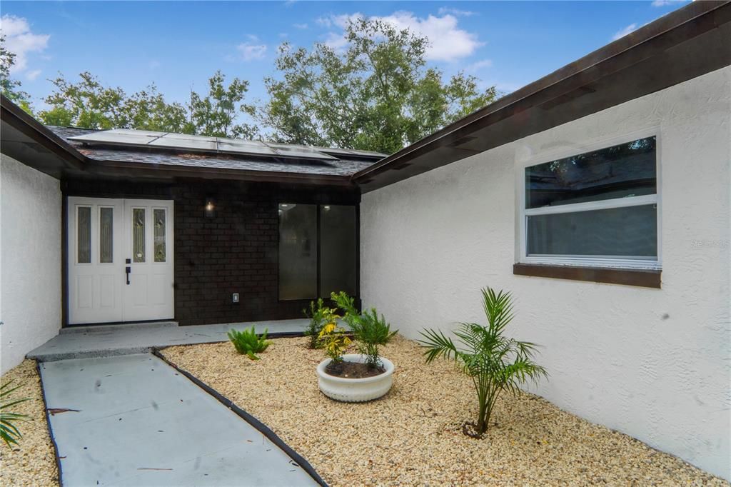 For Sale: $569,999 (4 beds, 2 baths, 2164 Square Feet)