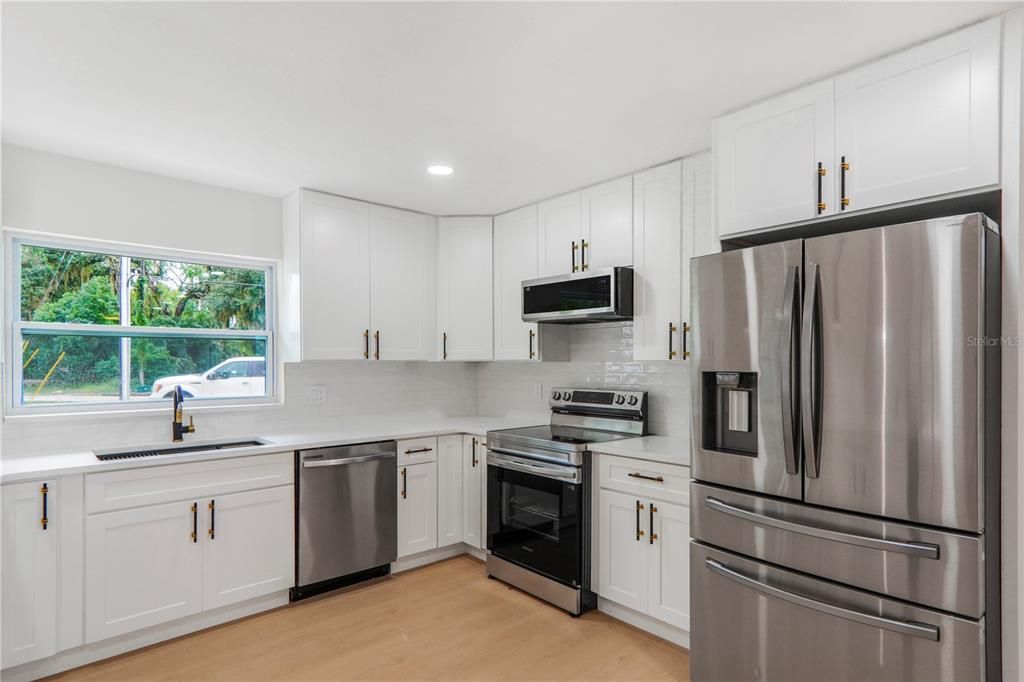 For Sale: $569,999 (4 beds, 2 baths, 2164 Square Feet)