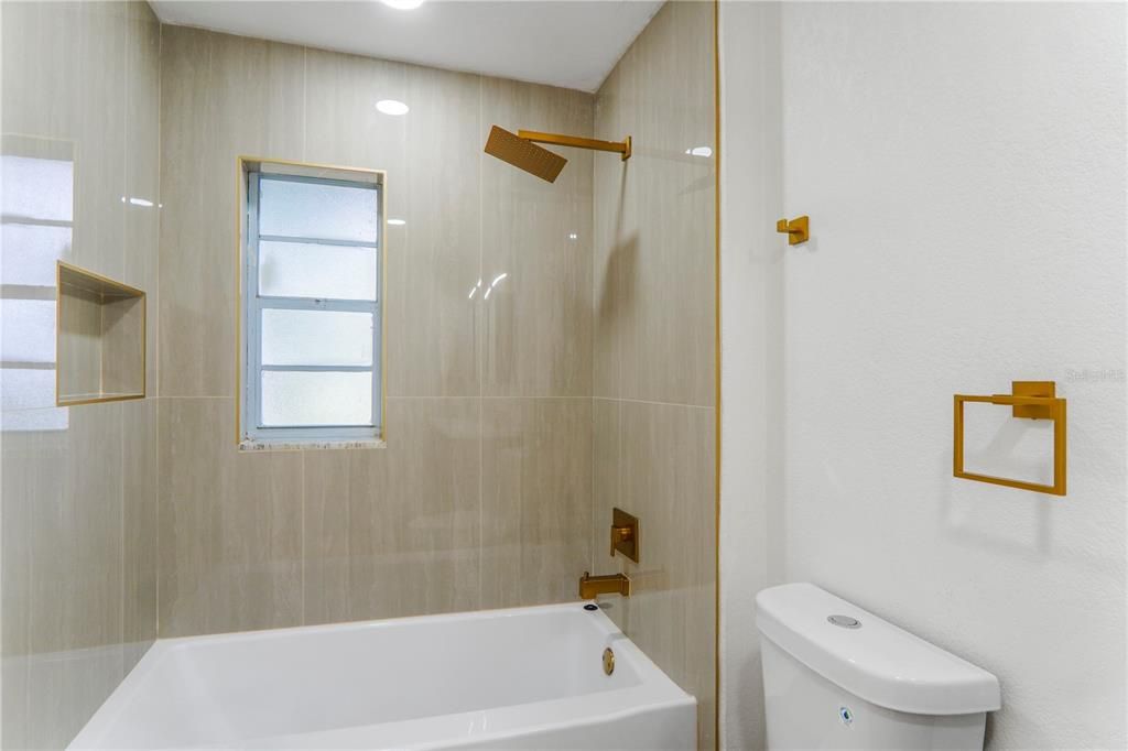 For Sale: $569,999 (4 beds, 2 baths, 2164 Square Feet)