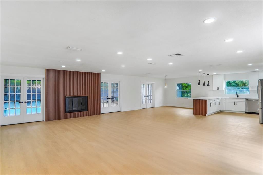 For Sale: $569,999 (4 beds, 2 baths, 2164 Square Feet)