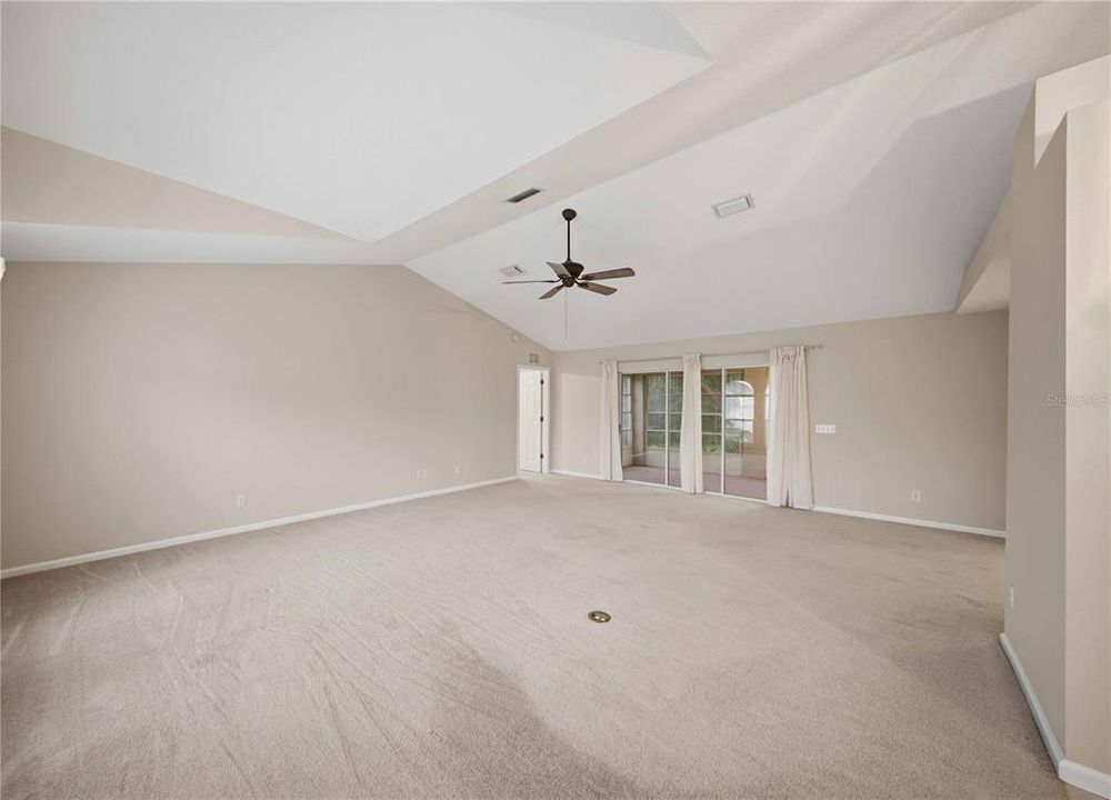 For Sale: $239,000 (2 beds, 2 baths, 1619 Square Feet)