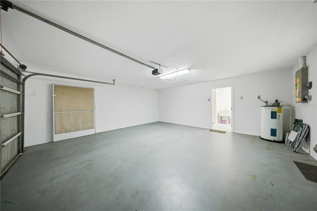 For Sale: $239,000 (2 beds, 2 baths, 1619 Square Feet)