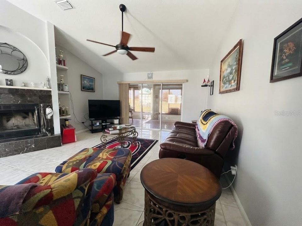 For Sale: $419,900 (3 beds, 2 baths, 3308 Square Feet)