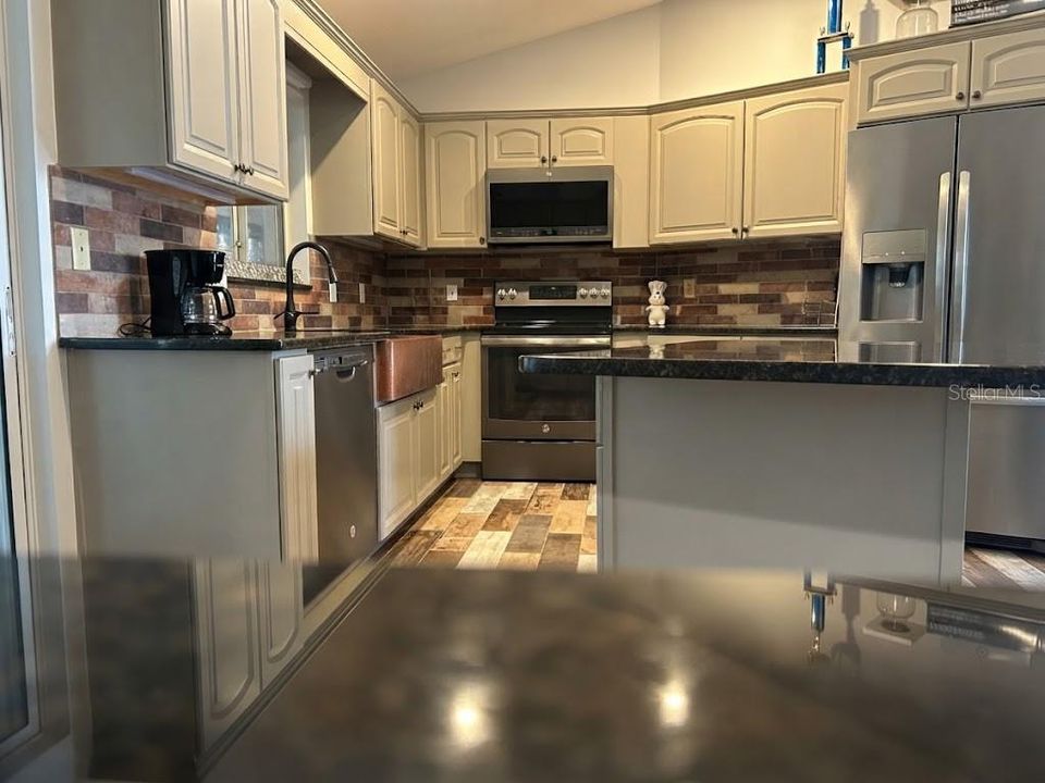 For Sale: $419,900 (3 beds, 2 baths, 3308 Square Feet)