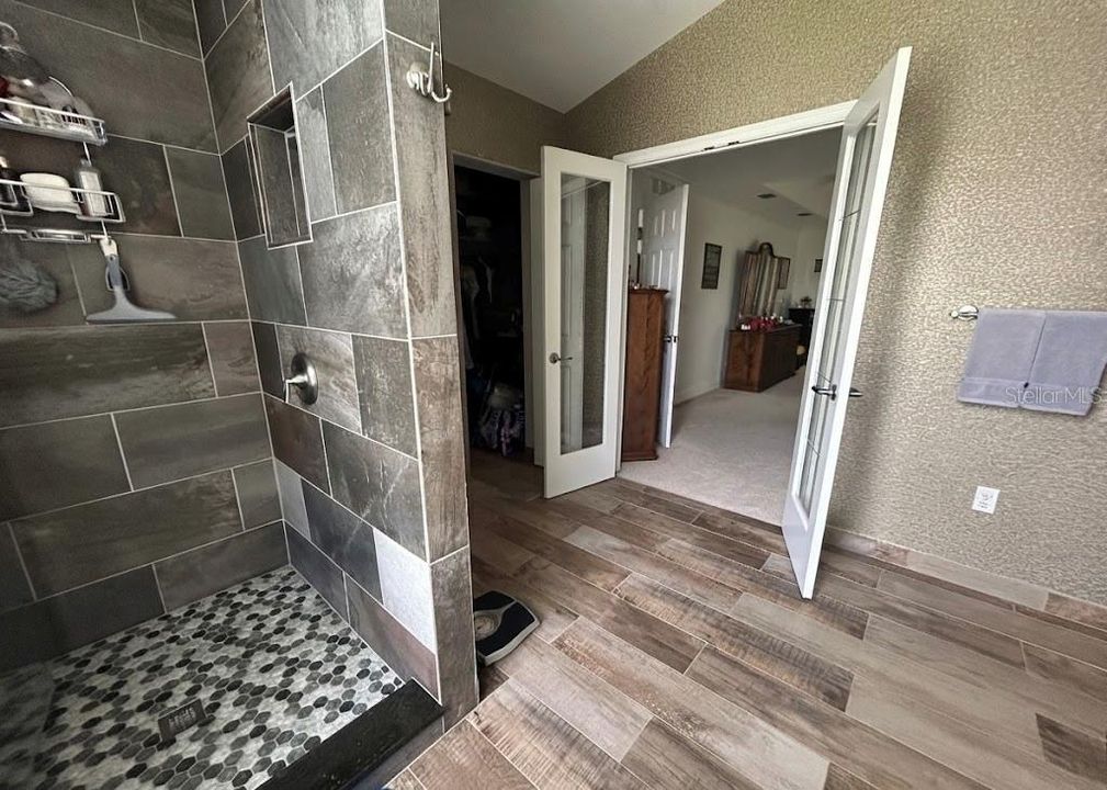 For Sale: $419,900 (3 beds, 2 baths, 3308 Square Feet)