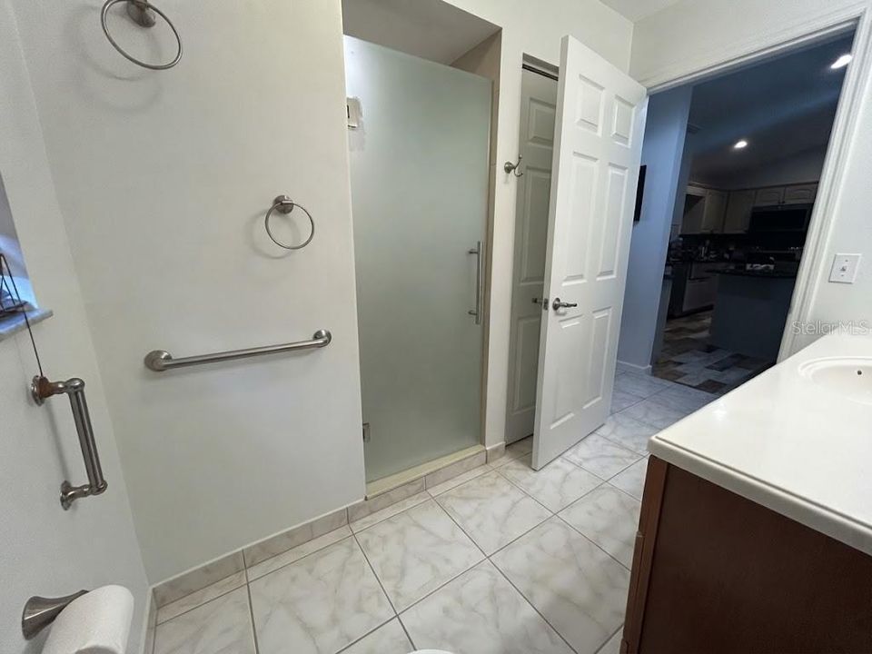 For Sale: $419,900 (3 beds, 2 baths, 3308 Square Feet)