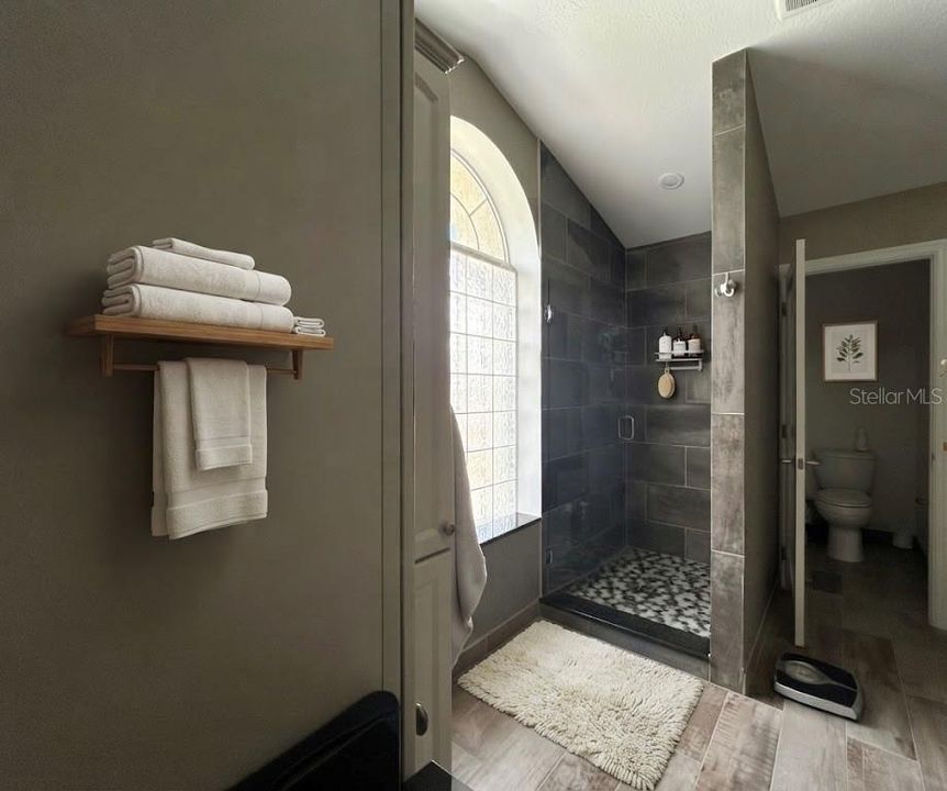 For Sale: $419,900 (3 beds, 2 baths, 3308 Square Feet)