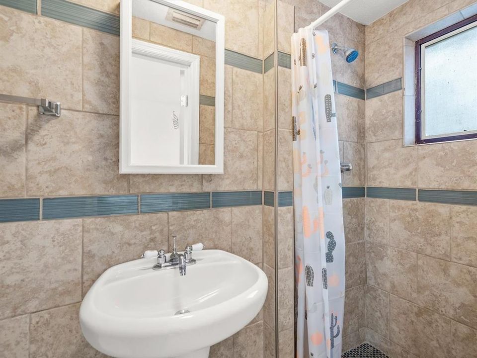 На продажу: $234,900 (3 спален, 1 ванн, 1316 Квадратных фут)