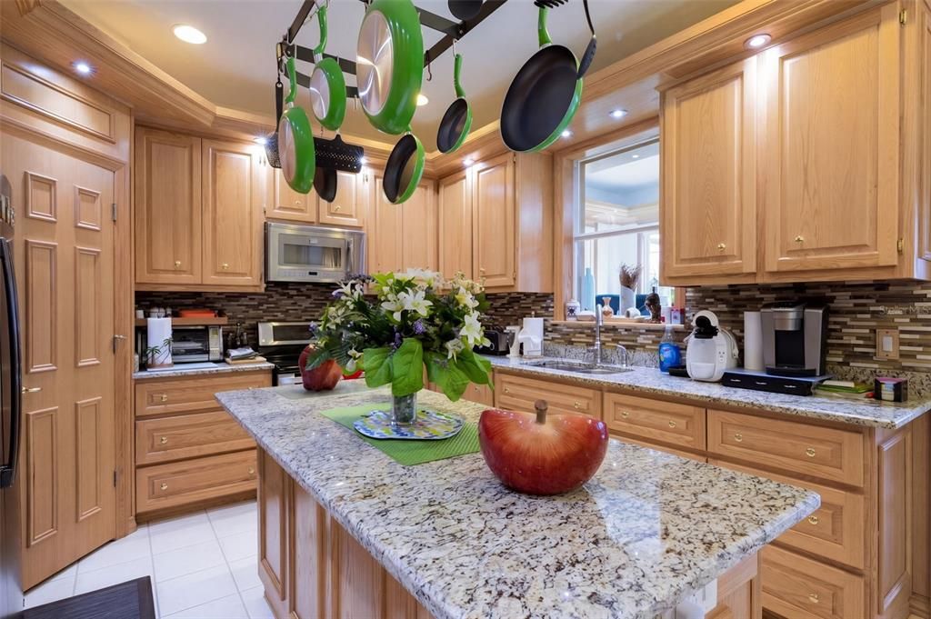 For Sale: $525,000 (4 beds, 2 baths, 2142 Square Feet)