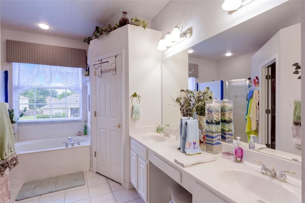 For Sale: $525,000 (4 beds, 2 baths, 2142 Square Feet)