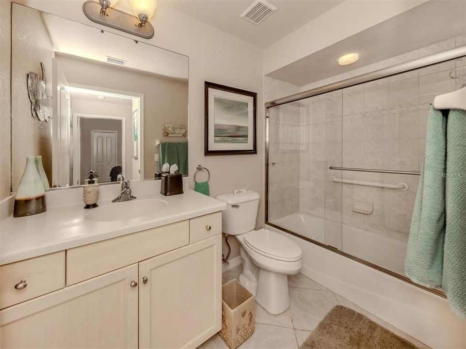 For Sale: $221,000 (2 beds, 2 baths, 1151 Square Feet)