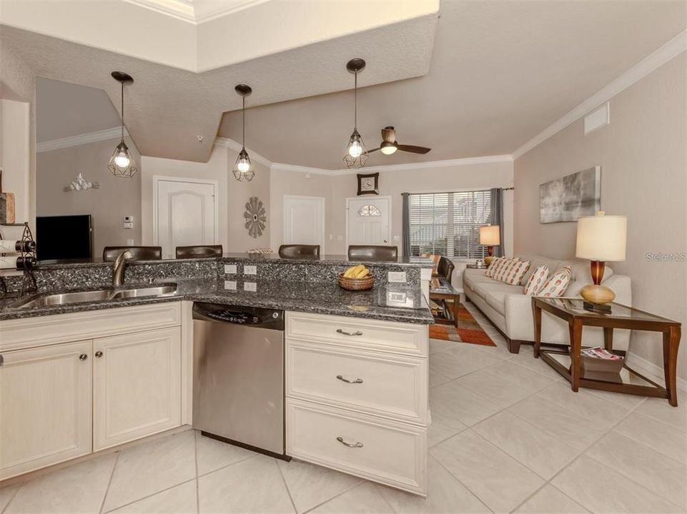 For Sale: $221,000 (2 beds, 2 baths, 1151 Square Feet)
