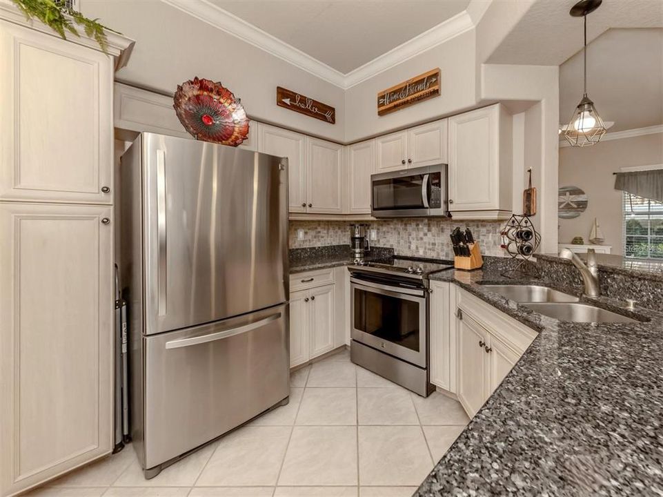For Sale: $221,000 (2 beds, 2 baths, 1151 Square Feet)