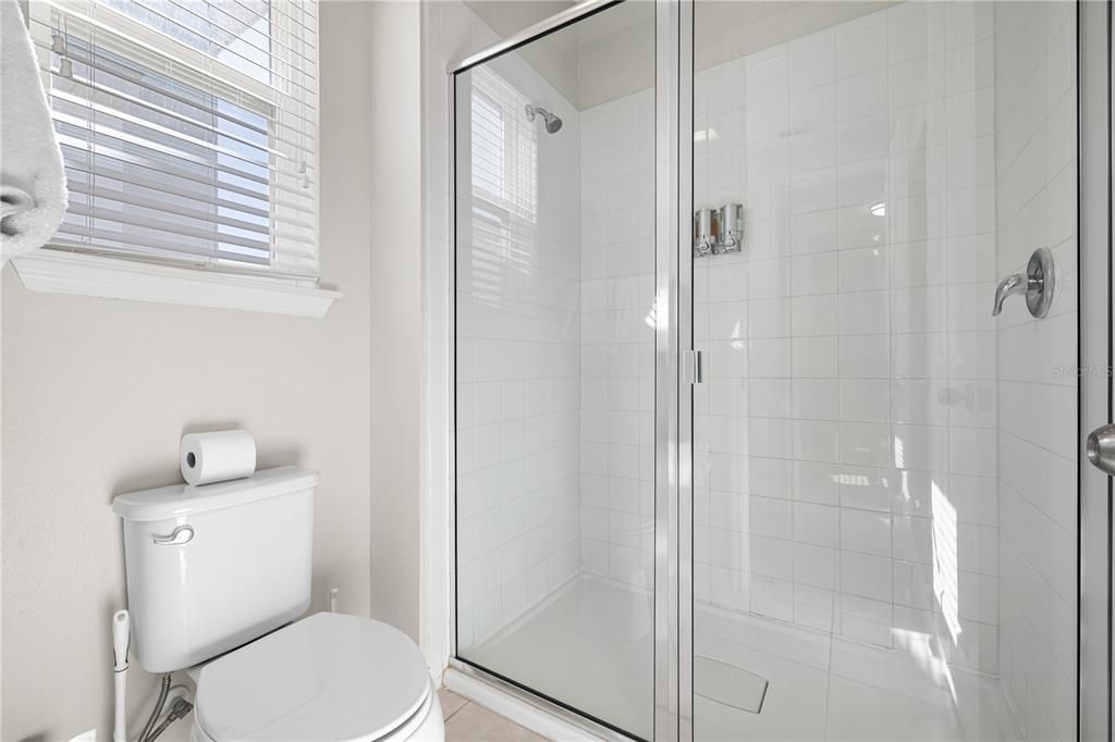 For Sale: $750,000 (9 beds, 6 baths, 3789 Square Feet)