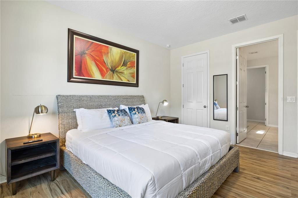 For Sale: $750,000 (9 beds, 6 baths, 3789 Square Feet)