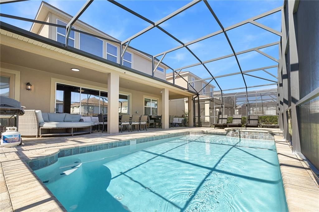 For Sale: $750,000 (9 beds, 6 baths, 3789 Square Feet)