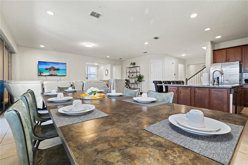 For Sale: $750,000 (9 beds, 6 baths, 3789 Square Feet)