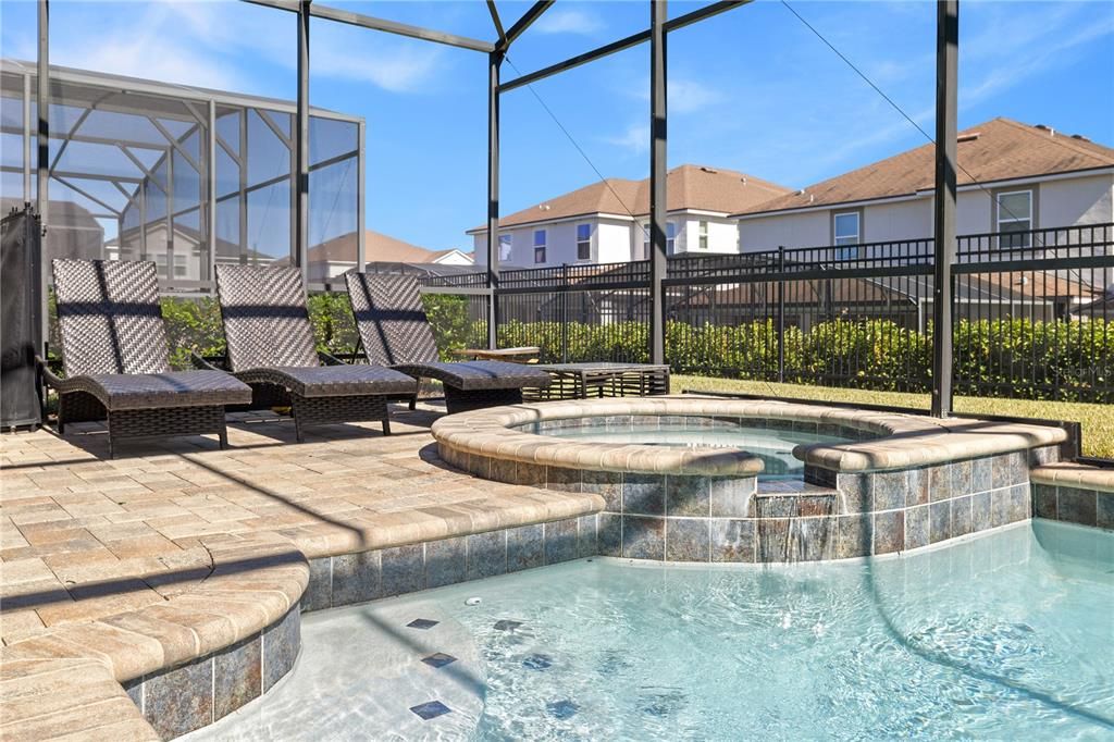 For Sale: $750,000 (9 beds, 6 baths, 3789 Square Feet)