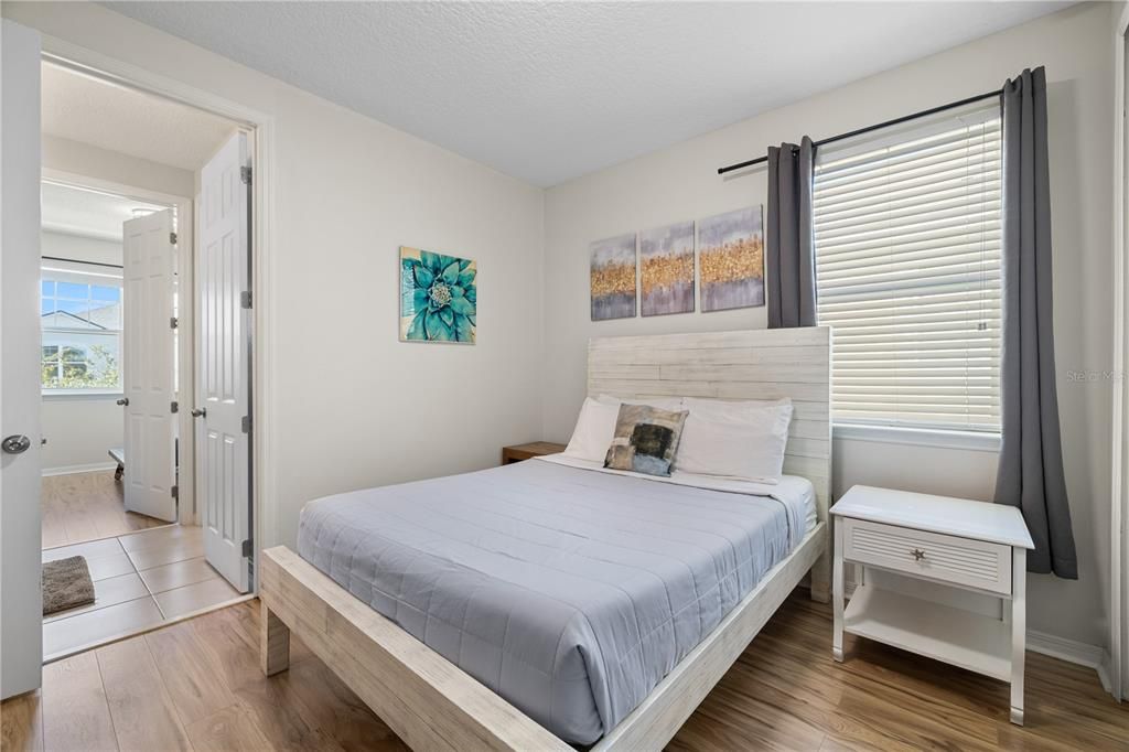 For Sale: $750,000 (9 beds, 6 baths, 3789 Square Feet)
