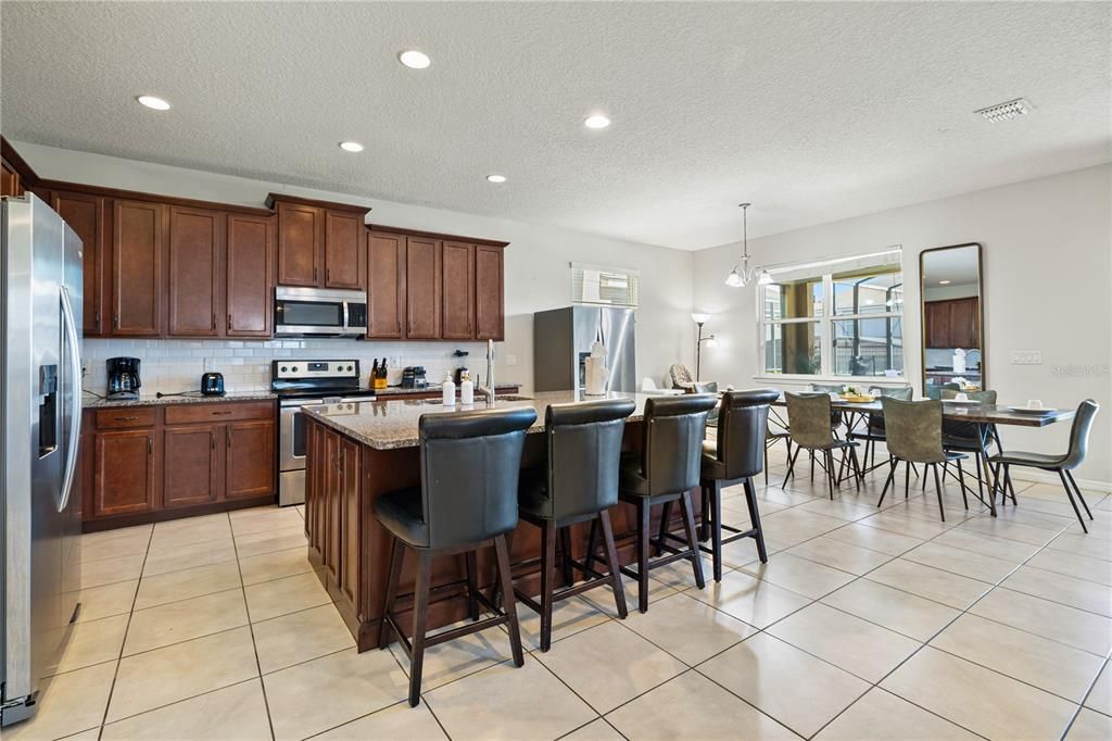 For Sale: $750,000 (9 beds, 6 baths, 3789 Square Feet)