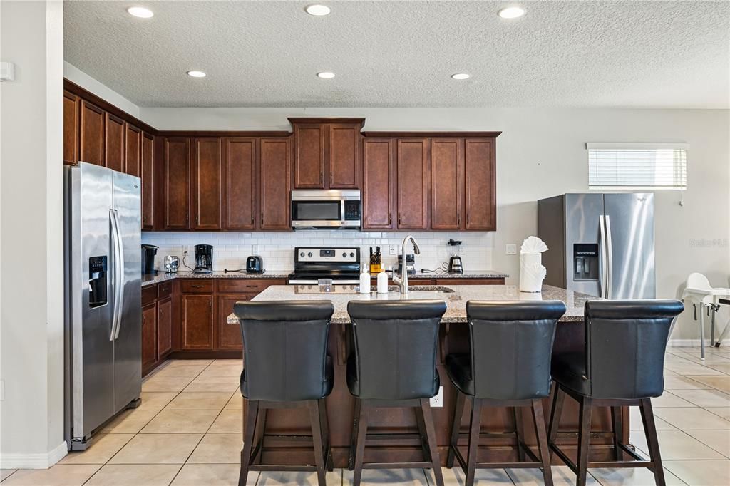 For Sale: $750,000 (9 beds, 6 baths, 3789 Square Feet)