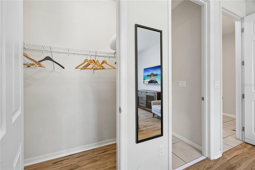 For Sale: $750,000 (9 beds, 6 baths, 3789 Square Feet)