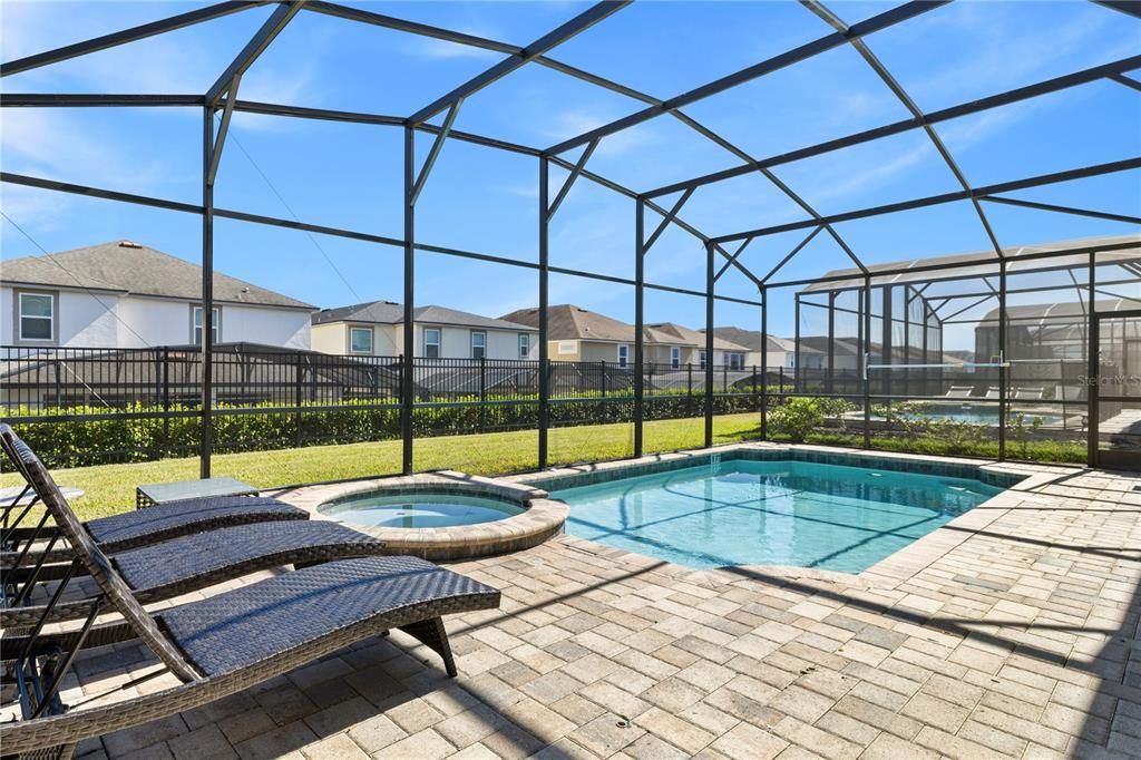 For Sale: $750,000 (9 beds, 6 baths, 3789 Square Feet)