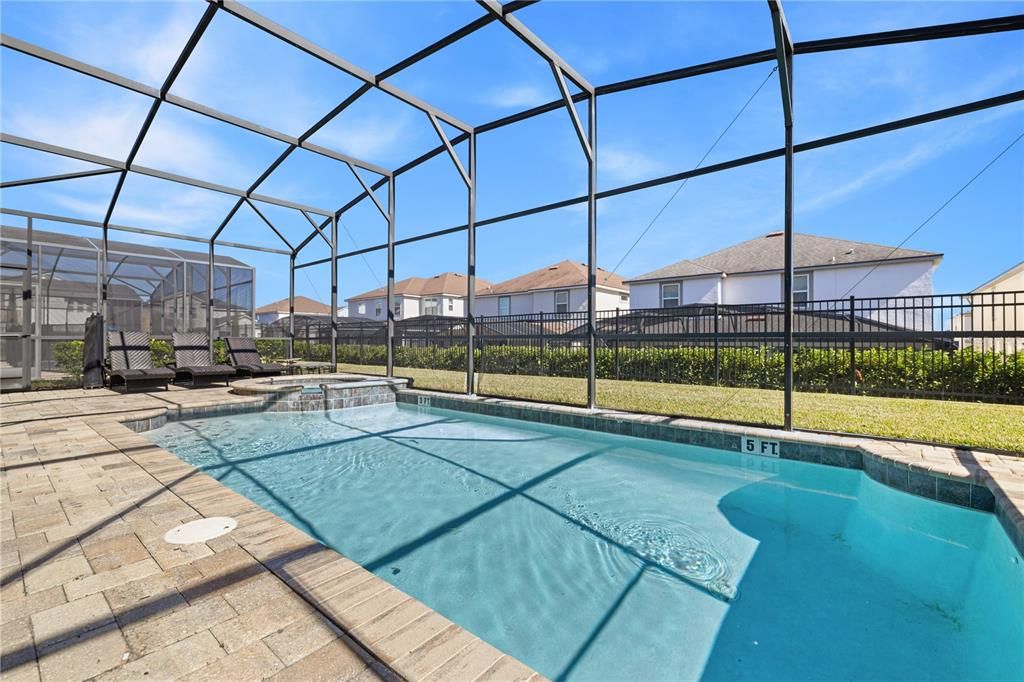 For Sale: $750,000 (9 beds, 6 baths, 3789 Square Feet)