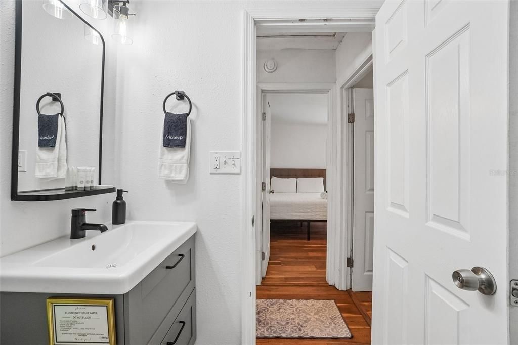 En Venta: $285,000 (2 camas, 1 baños, 880 Pies cuadrados)
