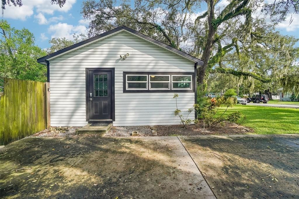 En Venta: $285,000 (2 camas, 1 baños, 880 Pies cuadrados)