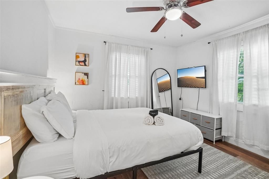 En Venta: $285,000 (2 camas, 1 baños, 880 Pies cuadrados)