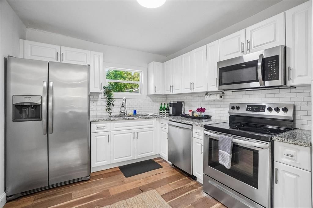En Venta: $285,000 (2 camas, 1 baños, 880 Pies cuadrados)