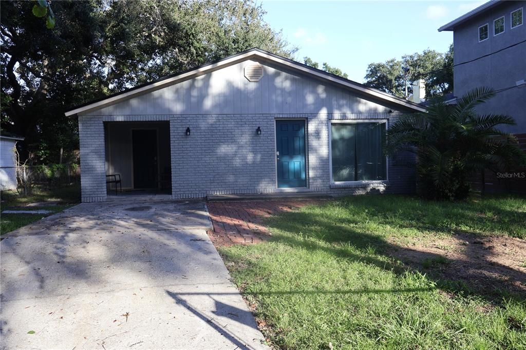 For Rent: $2,500 (3 beds, 1 baths, 1100 Square Feet)