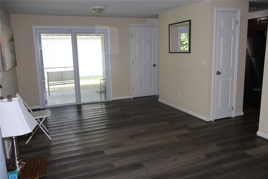 For Rent: $2,500 (3 beds, 1 baths, 1100 Square Feet)