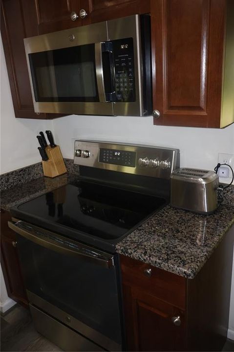 For Rent: $2,500 (3 beds, 1 baths, 1100 Square Feet)