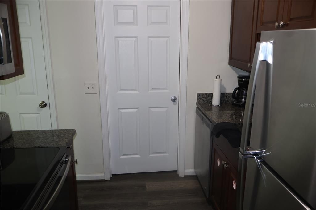 For Rent: $2,500 (3 beds, 1 baths, 1100 Square Feet)
