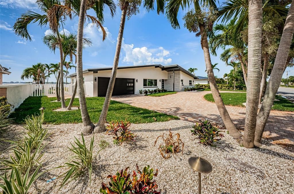 For Rent: $8,500 (3 beds, 3 baths, 1850 Square Feet)