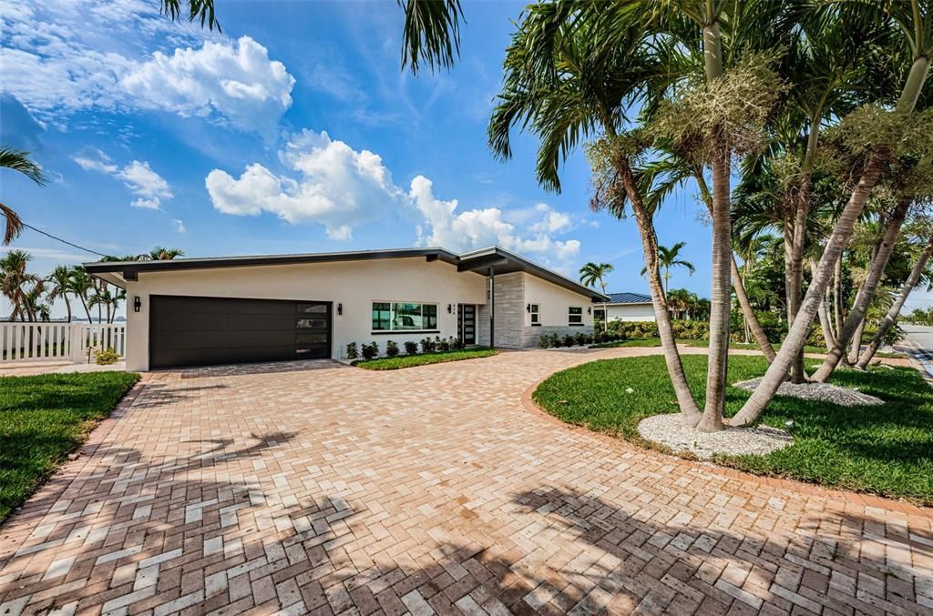 For Rent: $8,500 (3 beds, 3 baths, 1850 Square Feet)