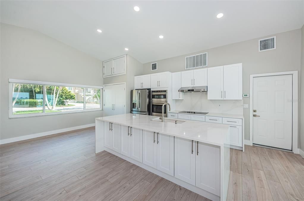 For Rent: $8,500 (3 beds, 3 baths, 1850 Square Feet)