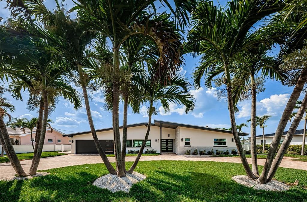 For Rent: $8,500 (3 beds, 3 baths, 1850 Square Feet)