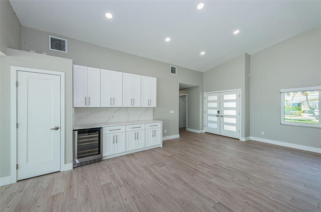For Rent: $8,500 (3 beds, 3 baths, 1850 Square Feet)